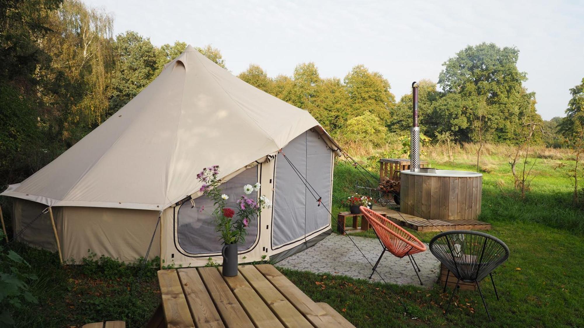 Bell Tent Deluxe Met Hot-Tub Hotel Nederweert-Eind Eksteriør billede